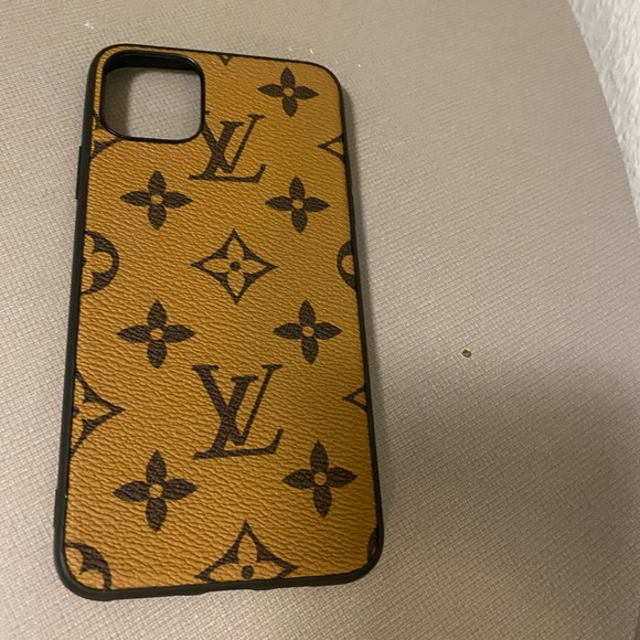 iPhone 11 Pro Max with giant monogram look phone case - Picture 2 of 7
